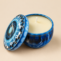 Mooie handgemaakte kaars in blauwe box